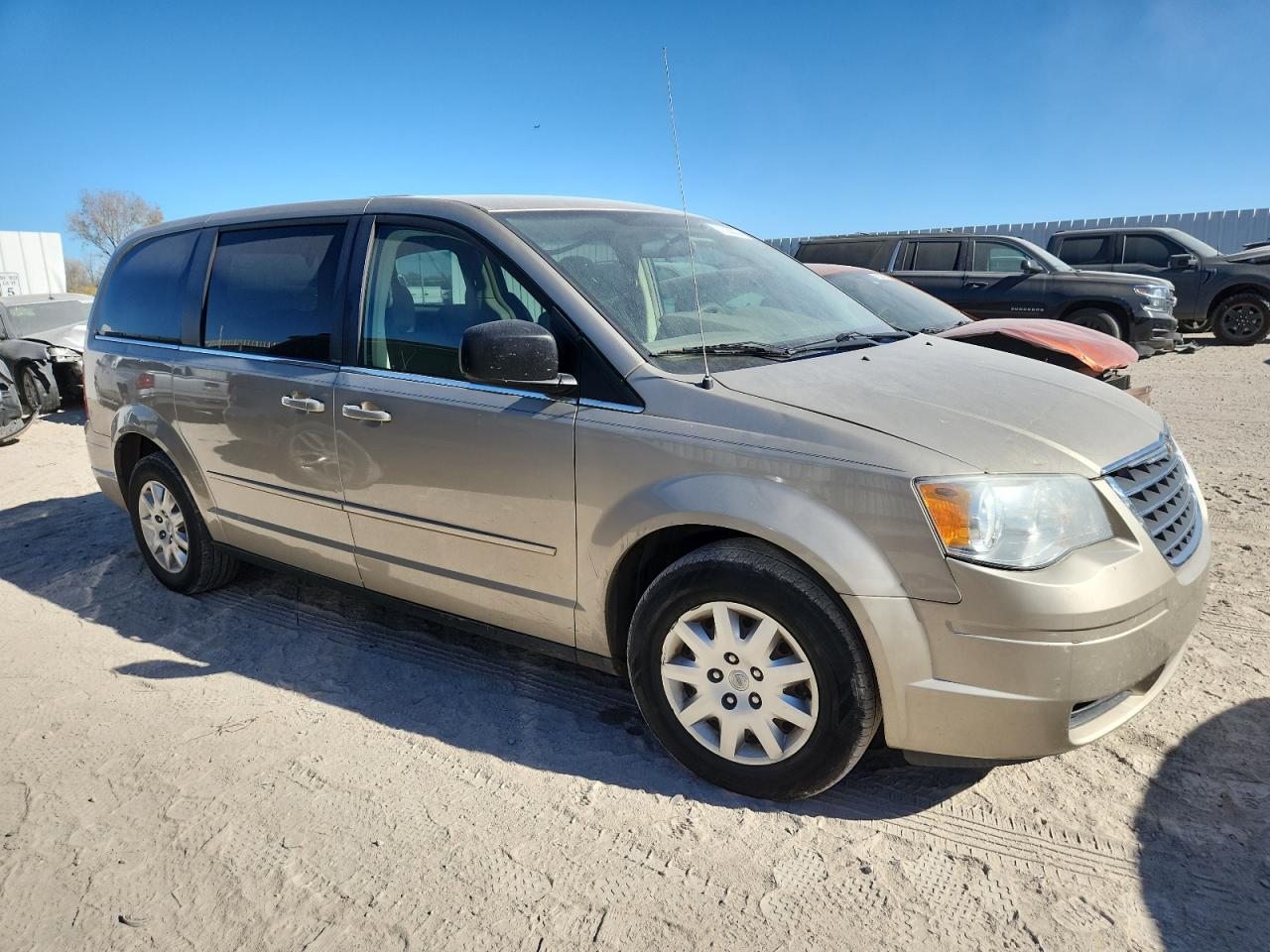 Chrysler Minivan Lx Image 11
