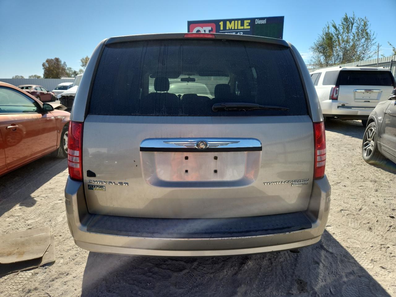 Chrysler Minivan Lx Image 6