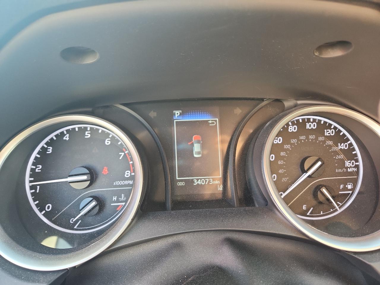 Toyota Camry Le Image 7