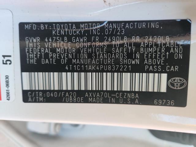 Toyota Camry Le Image 9