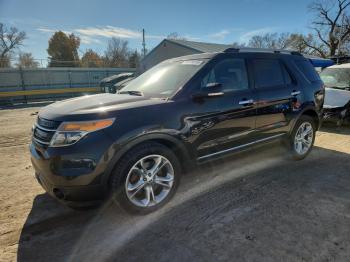  Salvage Ford Explorer