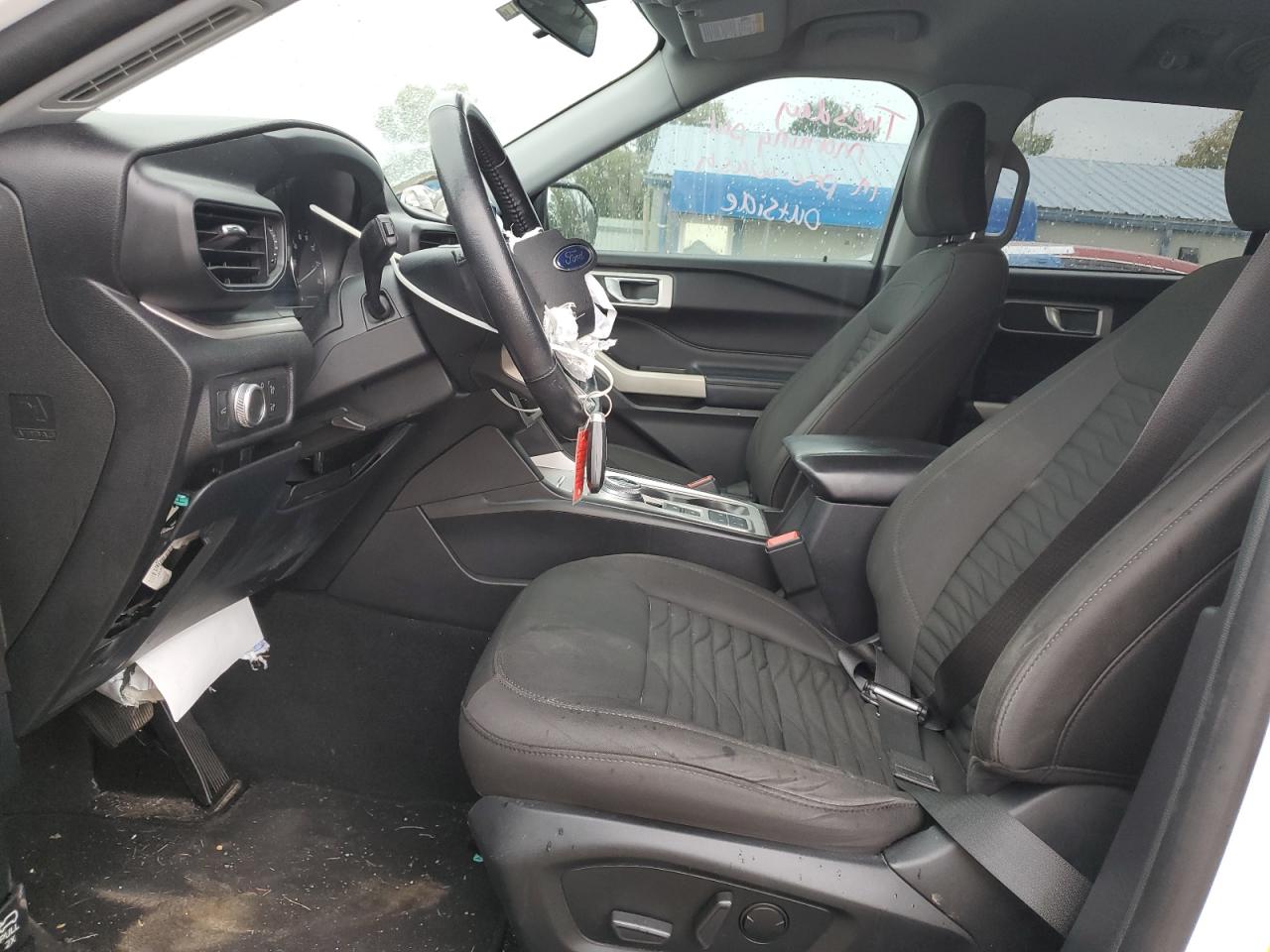 Ford Explorer Xlt Image 8