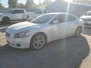  Salvage Nissan Maxima