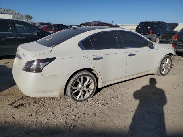 Nissan Maxima S Image 2