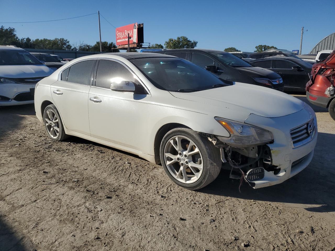 Nissan Maxima S Image 10