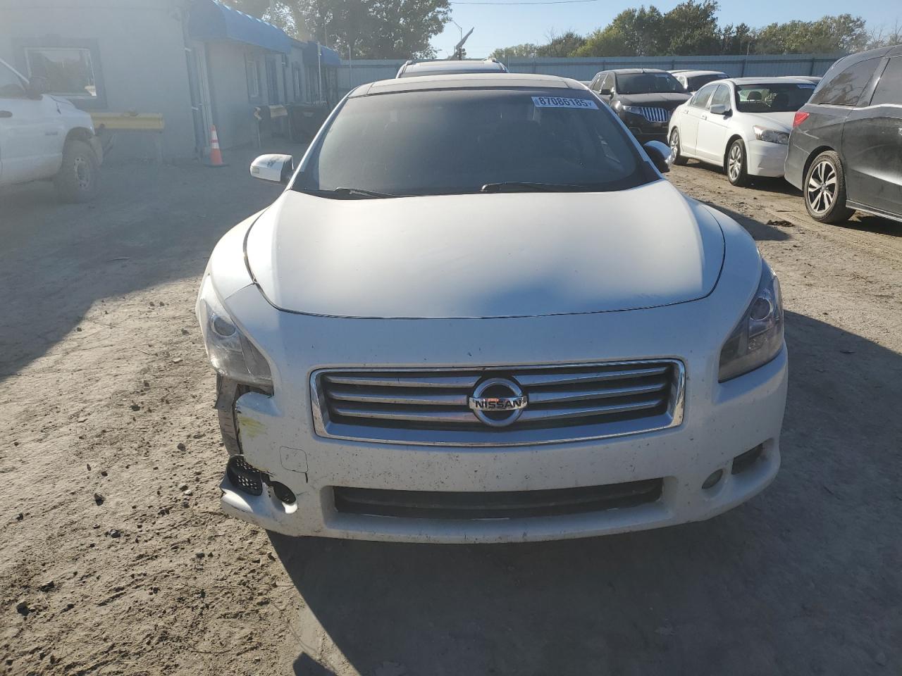 Nissan Maxima S Image 11