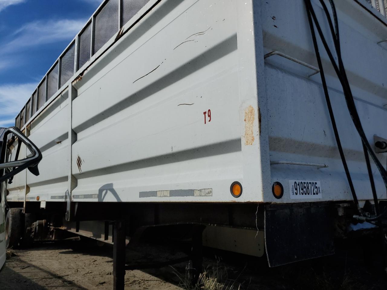 Dump Trailer Image 5