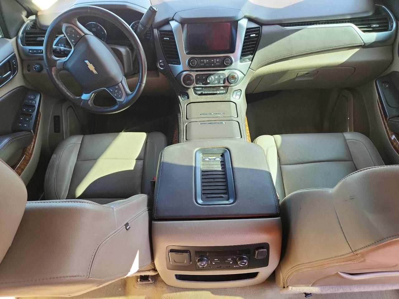 Chevrolet Suburban K1500 Premier Image 3