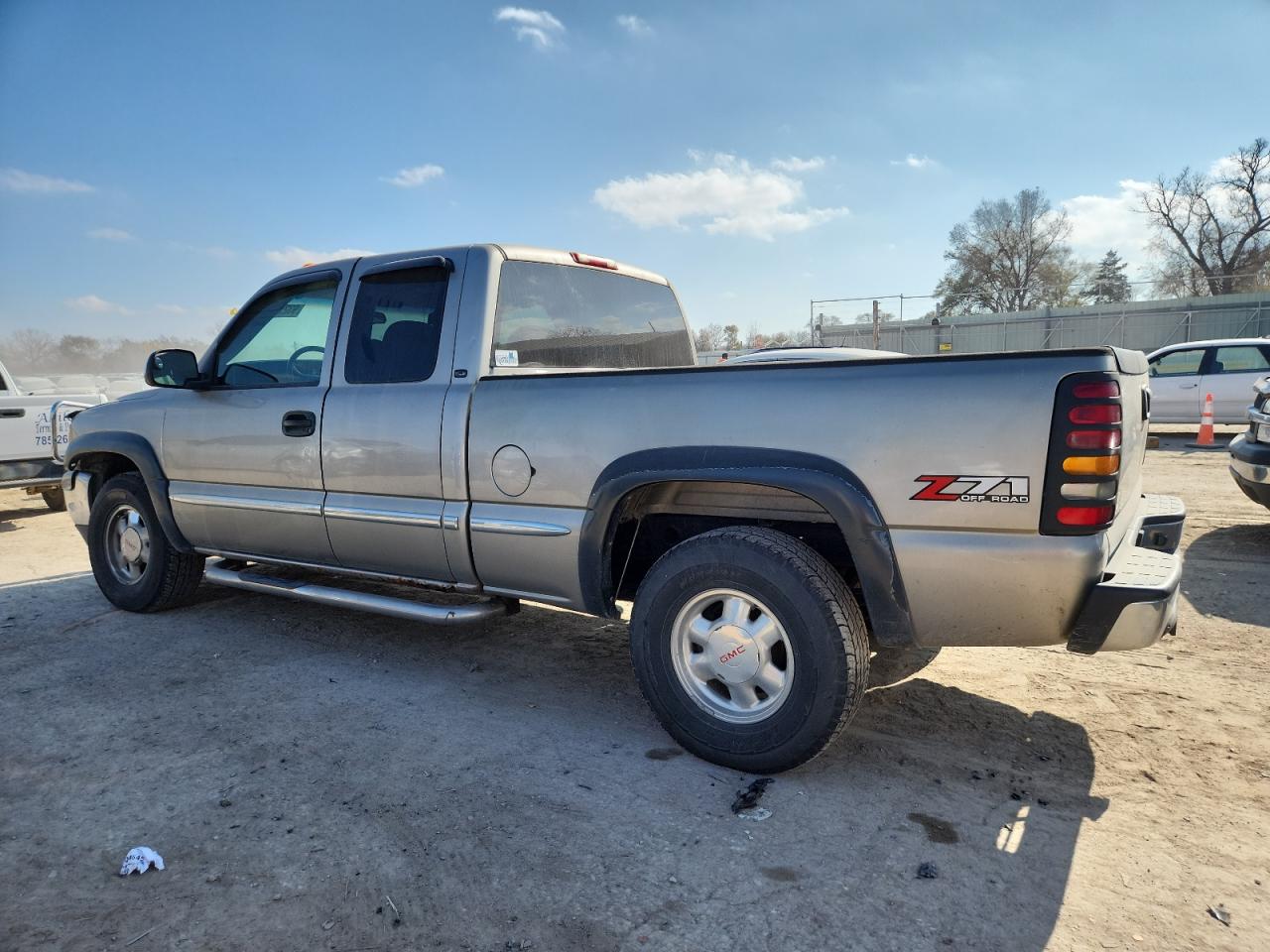 GMC Sierra K1500 Image 2