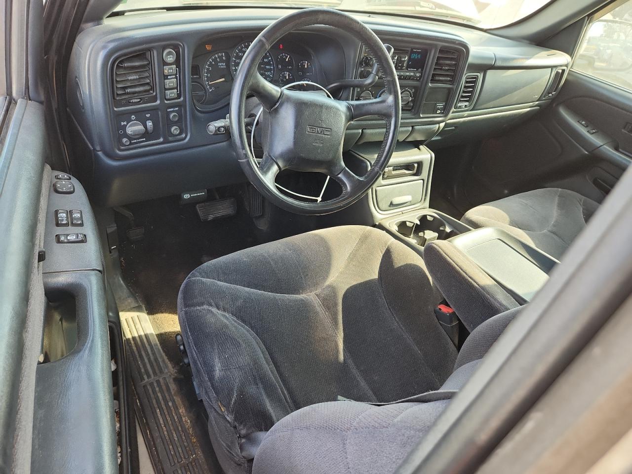 GMC Sierra K1500 Image 8