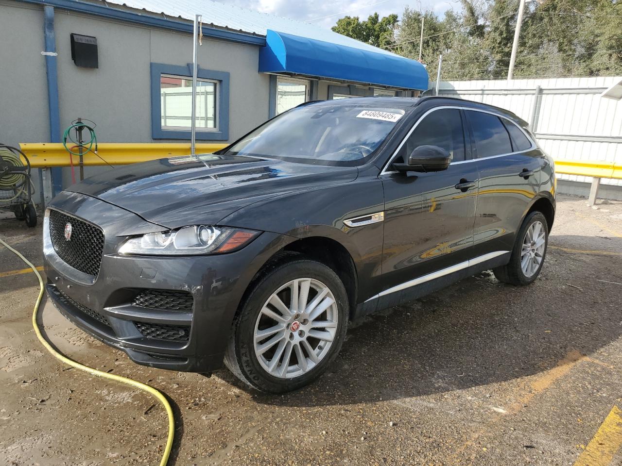 Jaguar F-PACE Prestige Image 1