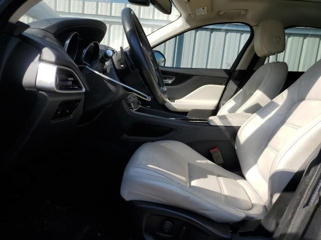 Jaguar F-PACE Prestige Image 2