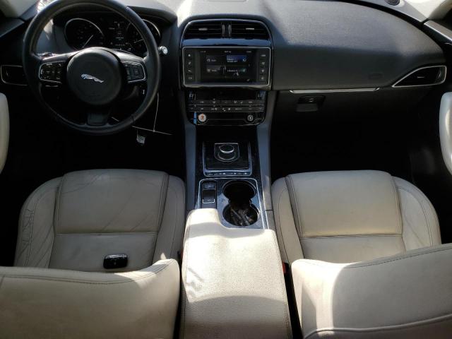 Jaguar F-PACE Prestige Image 11