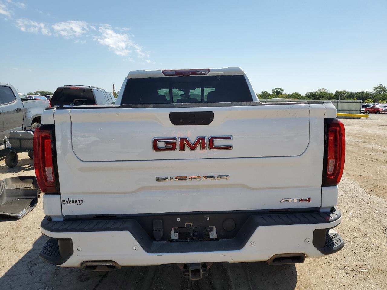 GMC Sierra K1500 At4 Image 8