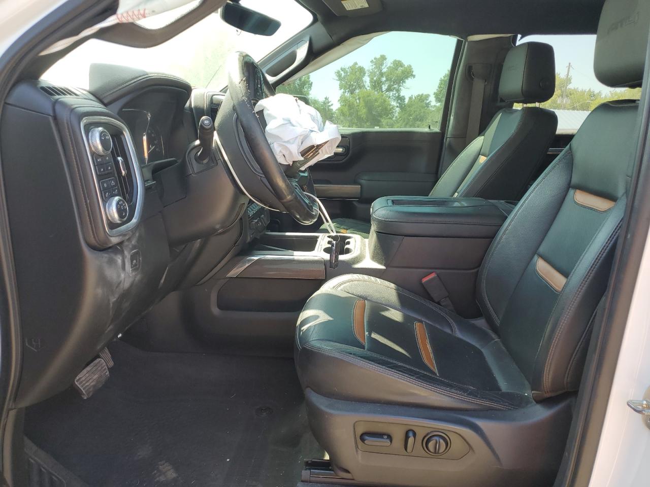 GMC Sierra K1500 At4 Image 2