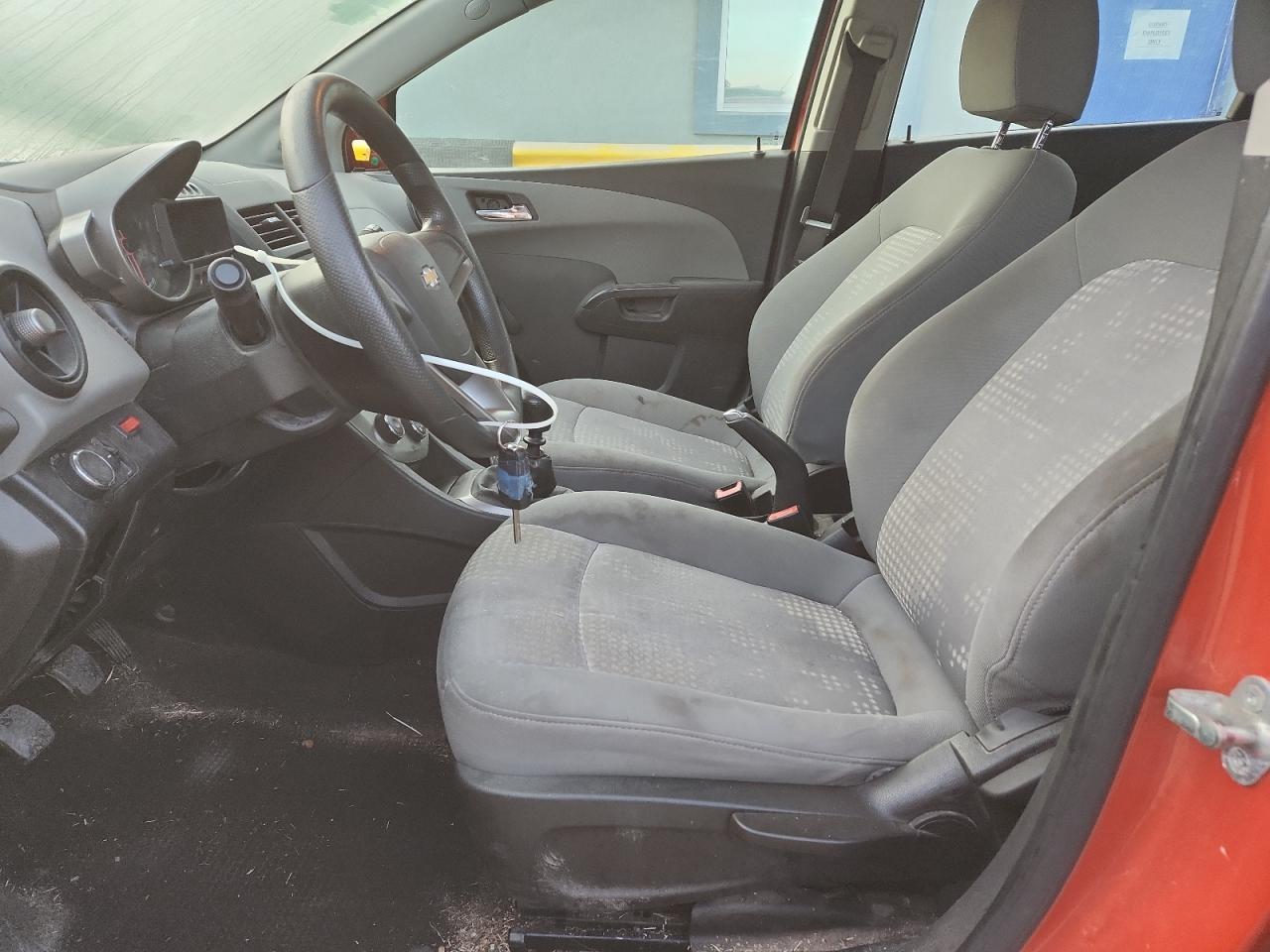 Chevrolet Sonic Ls Image 5