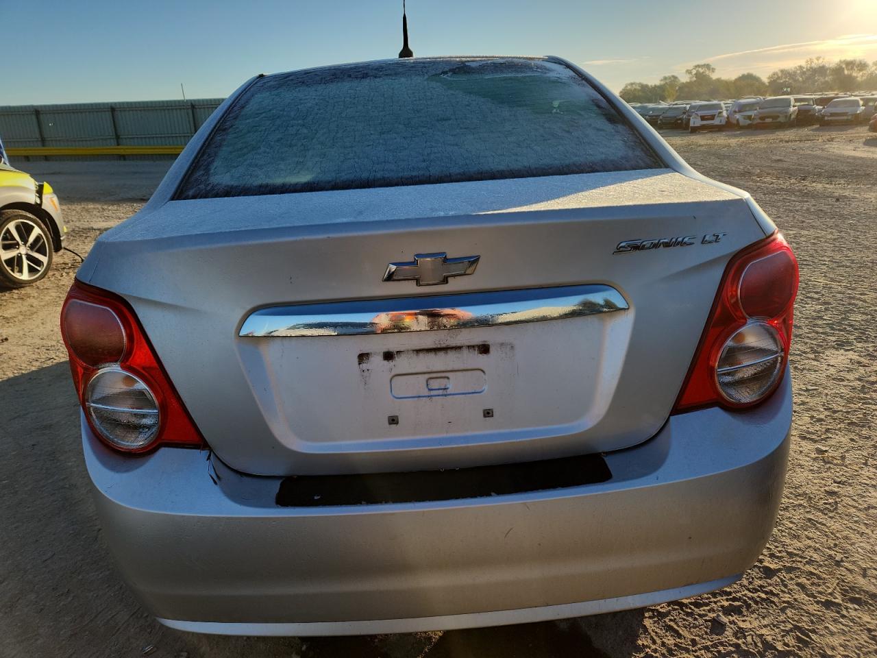 Chevrolet Sonic Lt Image 2