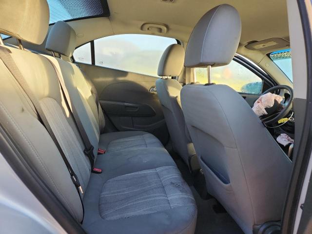 Chevrolet Sonic Lt Image 12