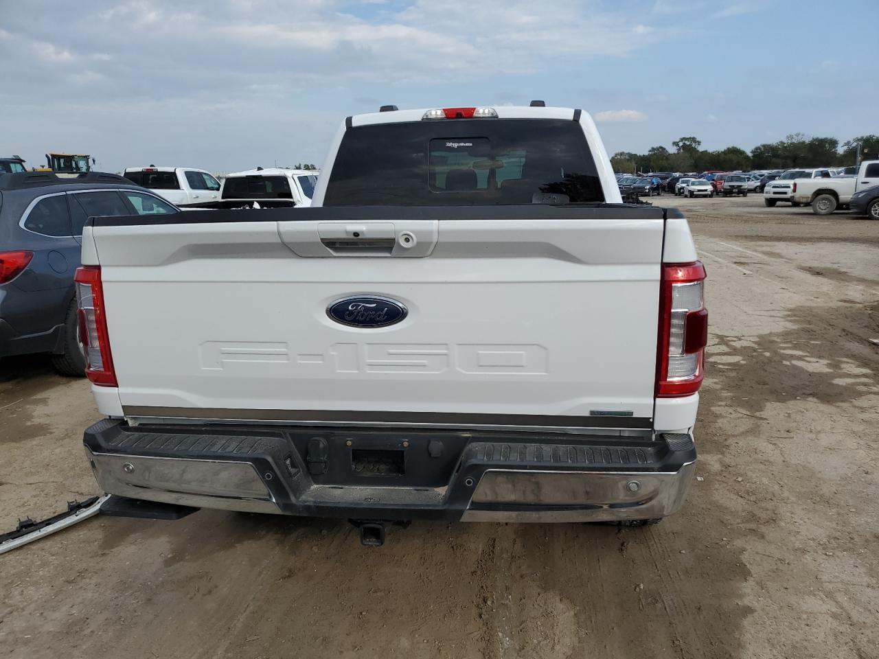 Ford F-150 Supercrew Image 10