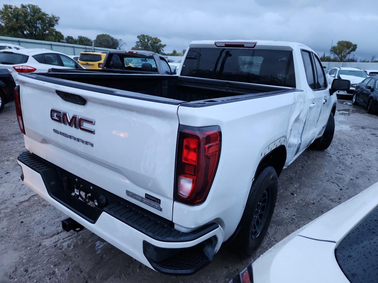 GMC Sierra C1500 Elevation Image 11