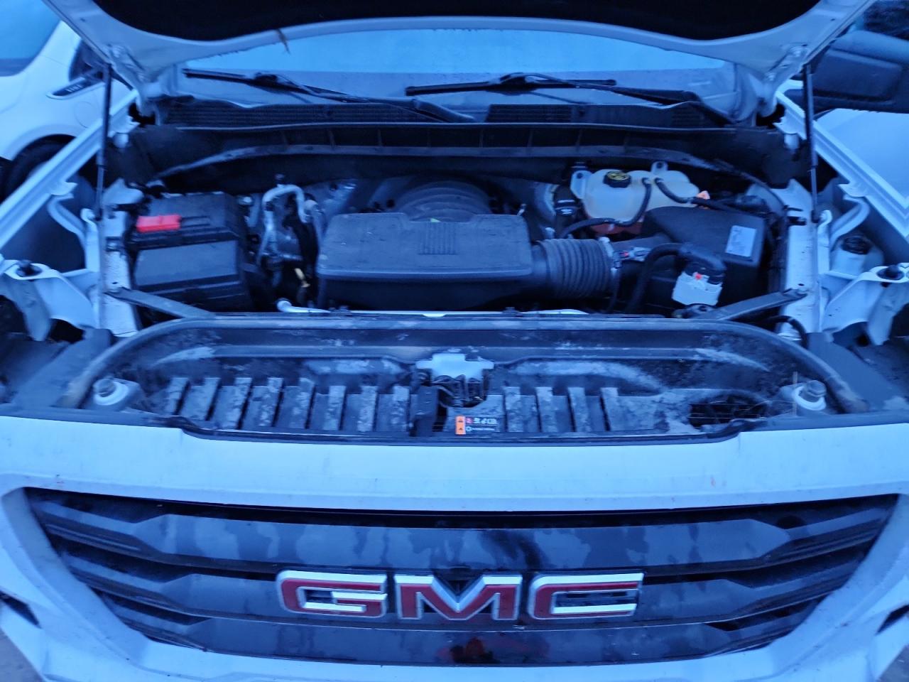 GMC Sierra C1500 Elevation Image 12