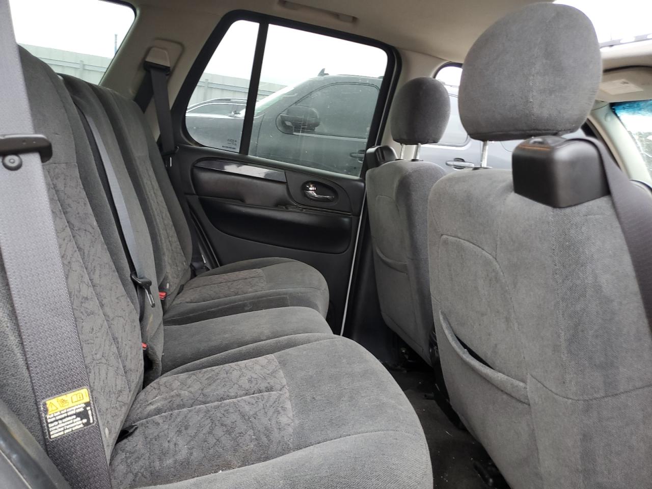 GMC Envoy Image 2