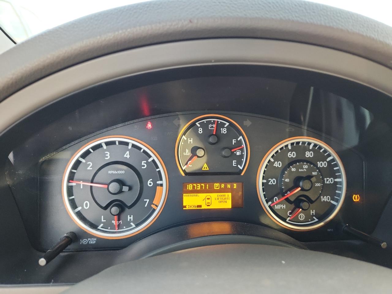 Nissan Armada Se Image 13