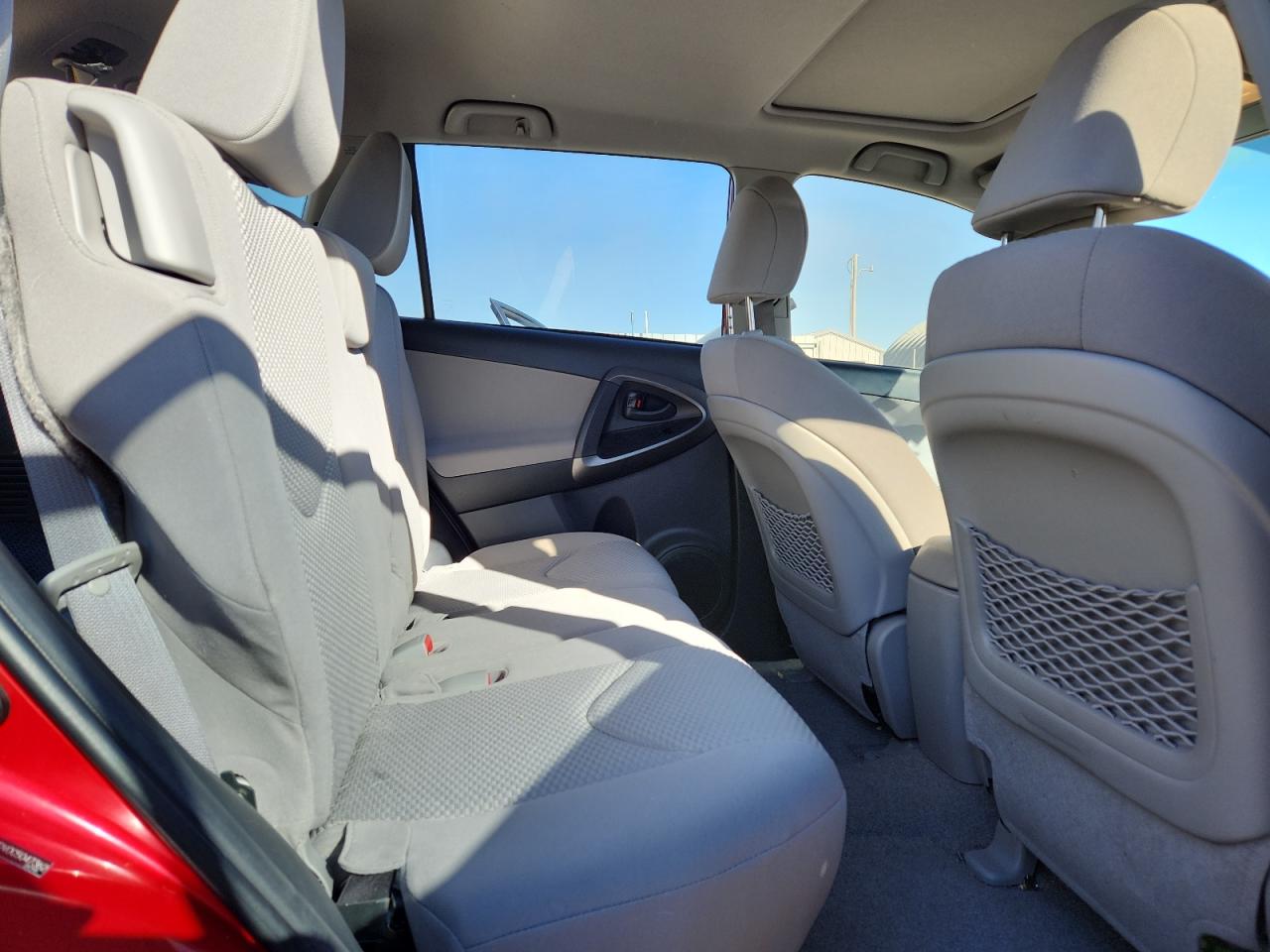 Toyota RAV4 Image 11