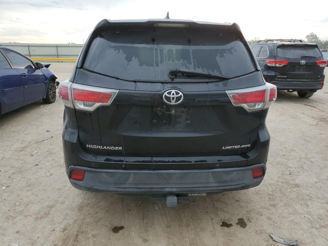 Toyota Highlander Limited Image 2
