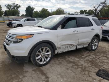  Salvage Ford Explorer