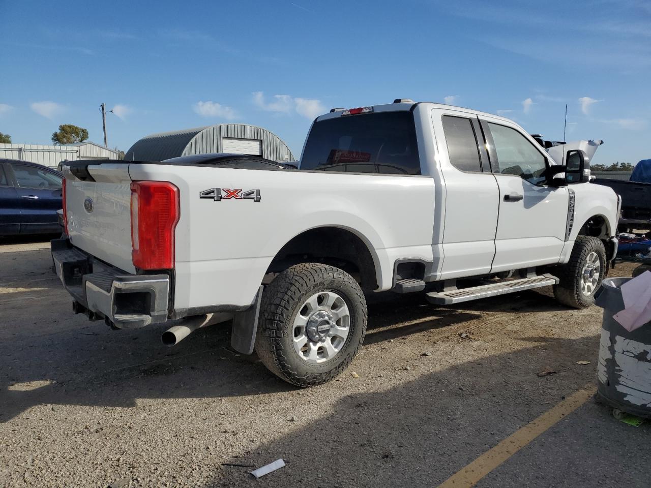 Ford F-250 Super Duty Image 2
