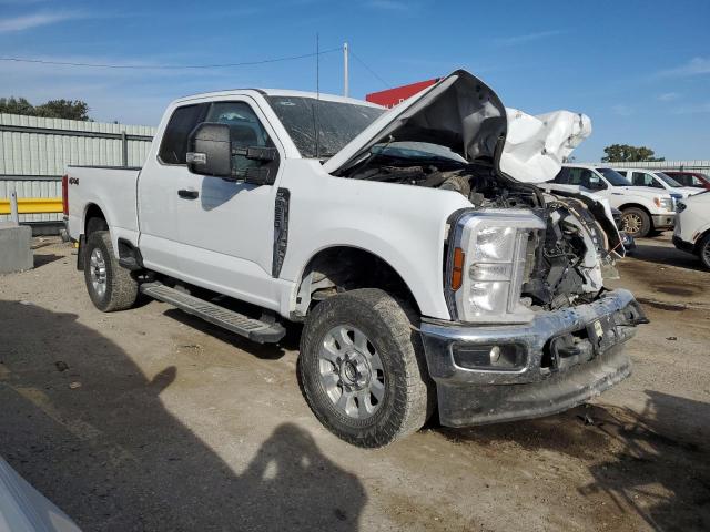 Ford F-250 Super Duty Image 11