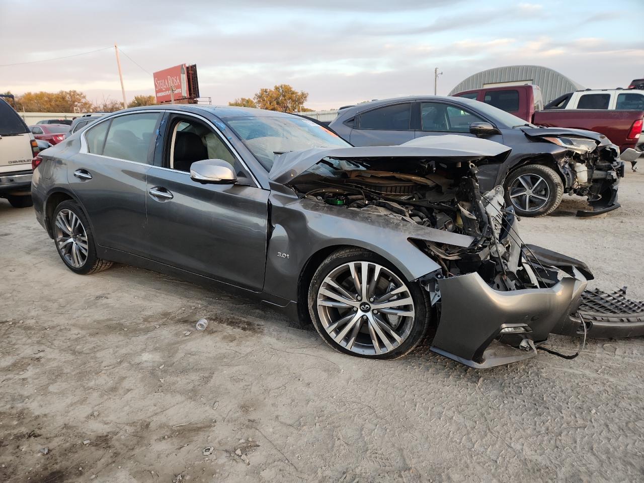 INFINITI Q50 Luxe Image 2