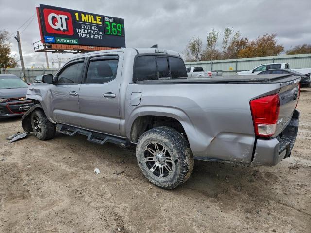 Toyota Tacoma Double Cab Image 3