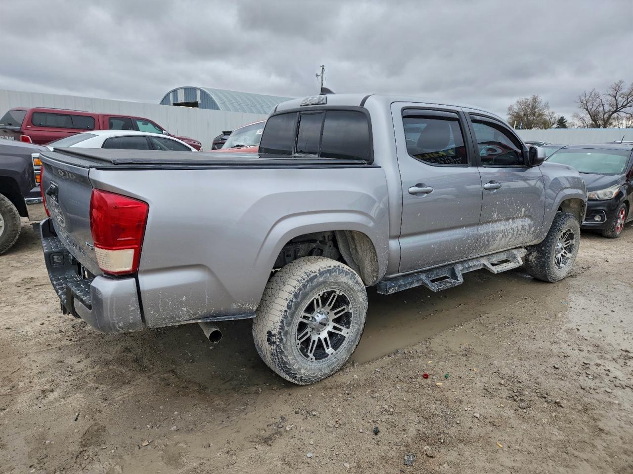 Toyota Tacoma Double Cab Image 5