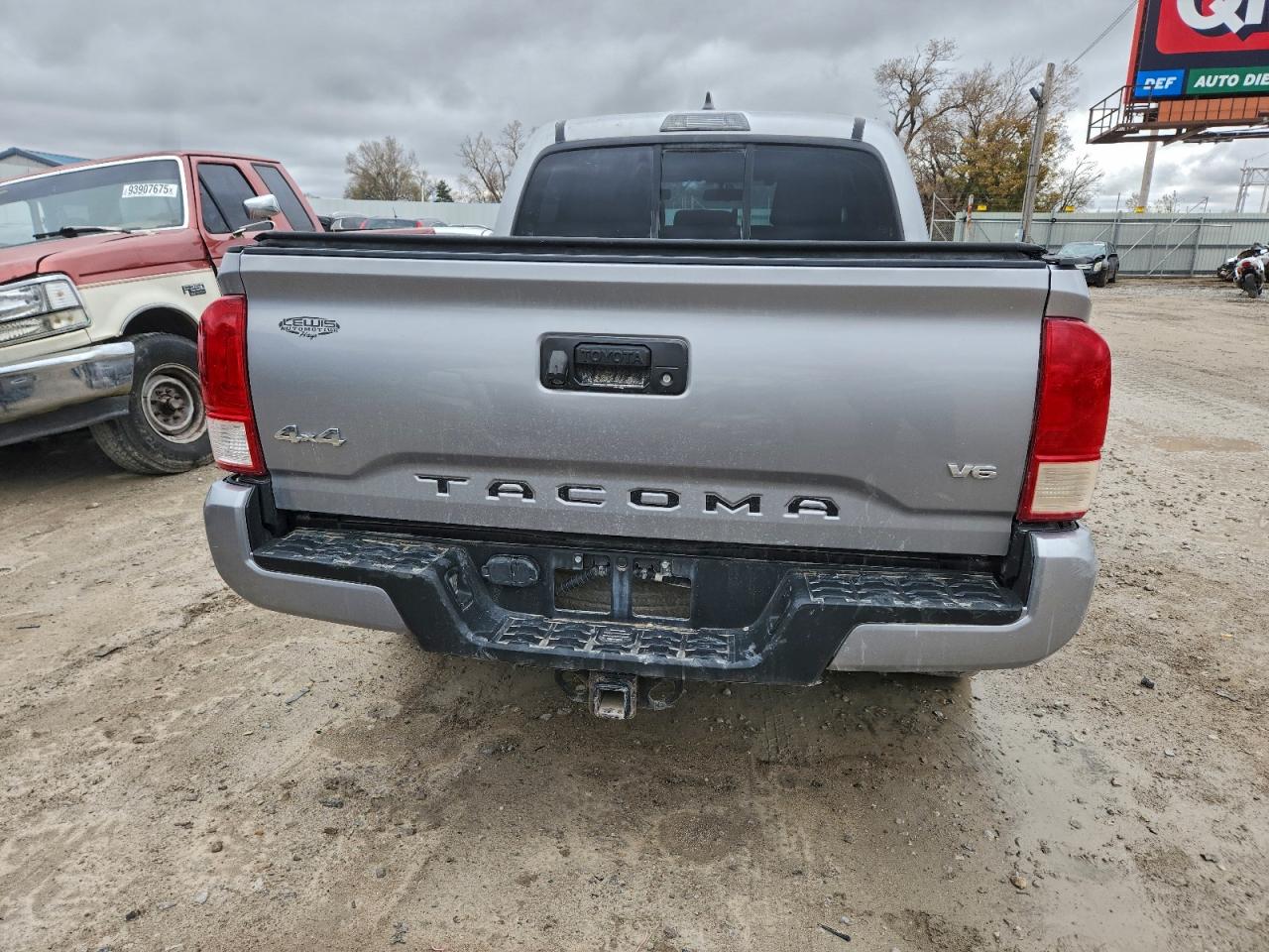 Toyota Tacoma Double Cab Image 9