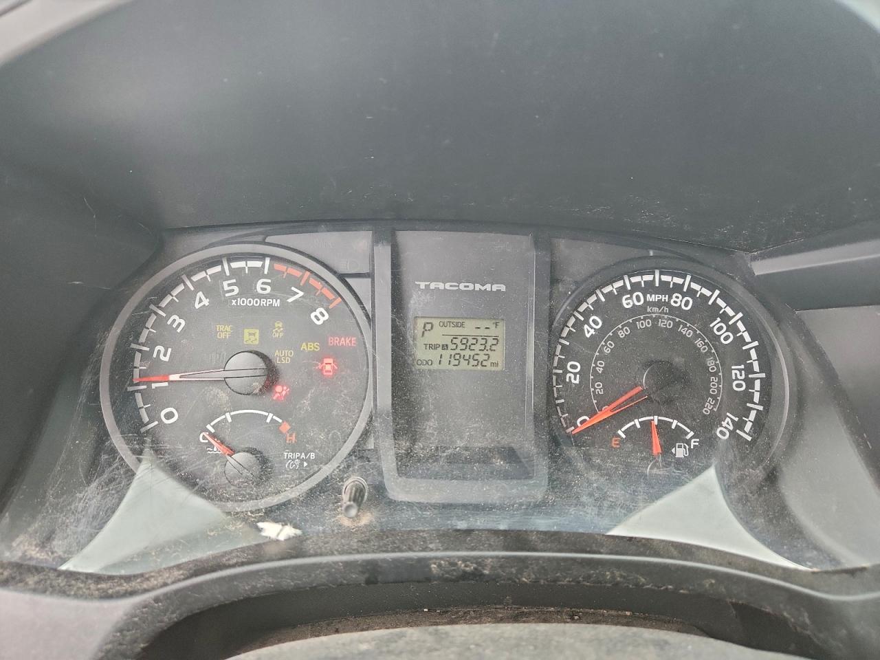 Toyota Tacoma Double Cab Image 2