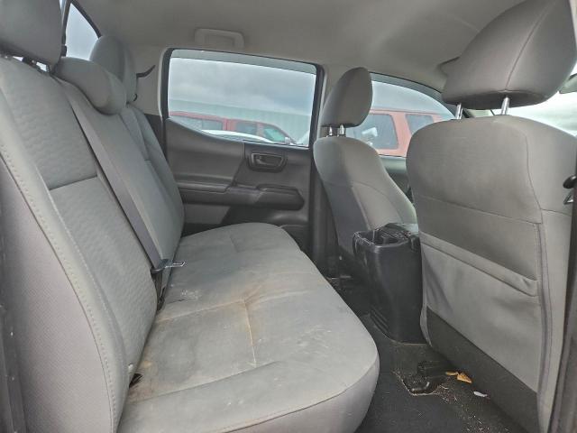 Toyota Tacoma Double Cab Image 12