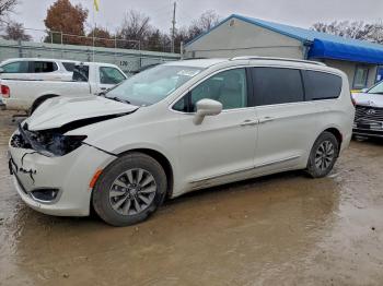  Salvage Chrysler Pacifica