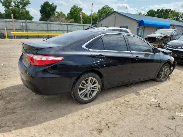 Toyota Camry Le Image 7