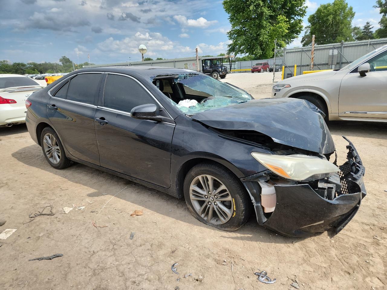 Toyota Camry Le Image 2