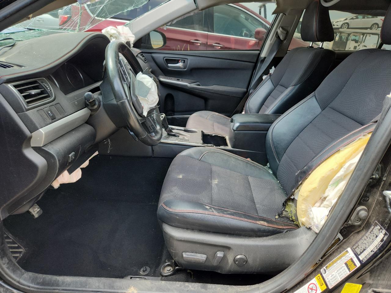 Toyota Camry Le Image 6