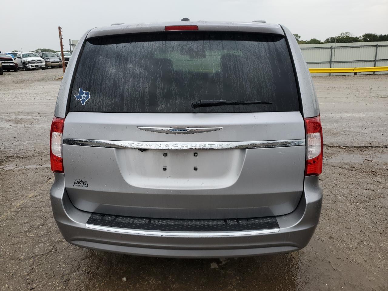 Chrysler Minivan Touring Image 9