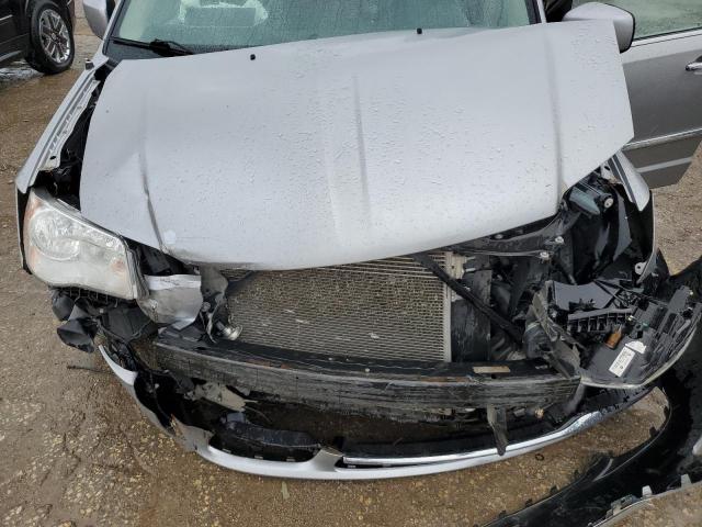 Chrysler Minivan Touring Image 13