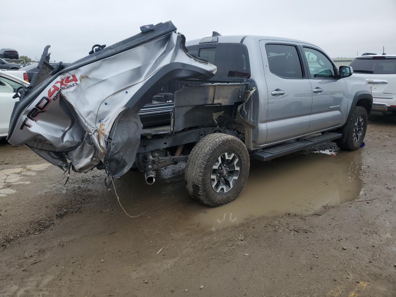 Toyota Tacoma Double Cab Image 9