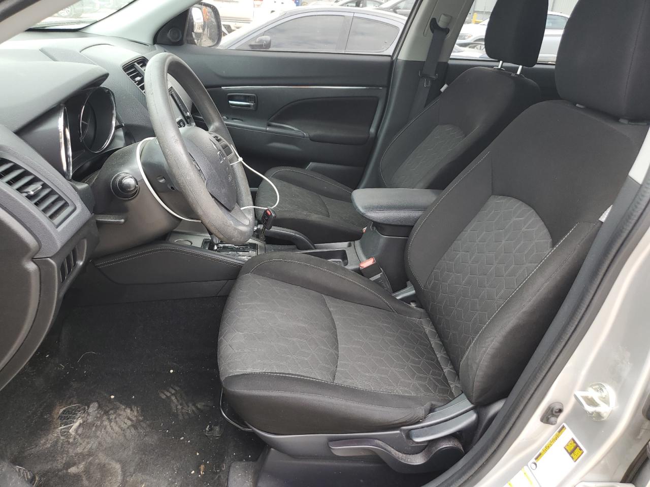 Mitsubishi Outlander Es Image 12