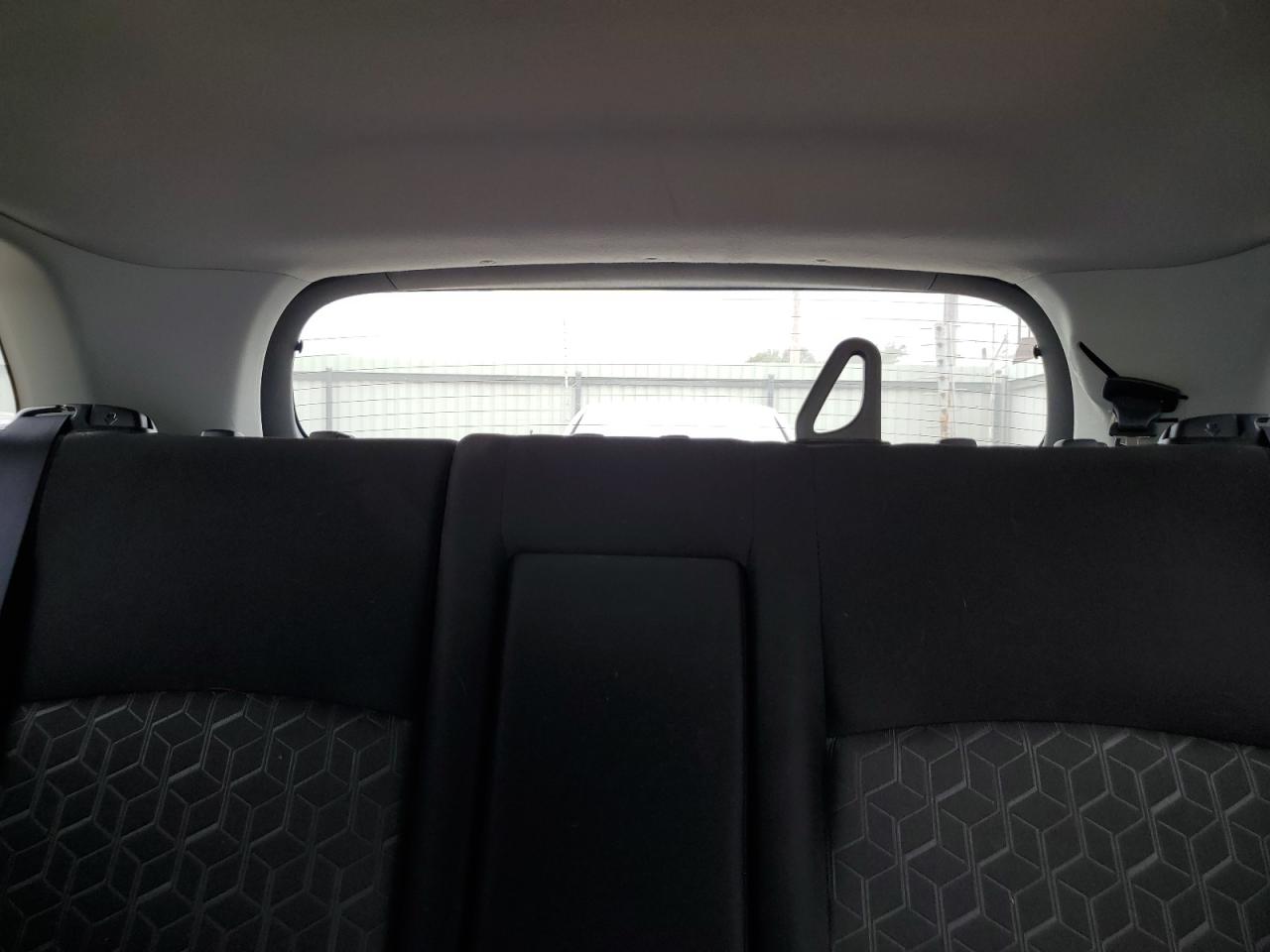 Mitsubishi Outlander Es Image 10