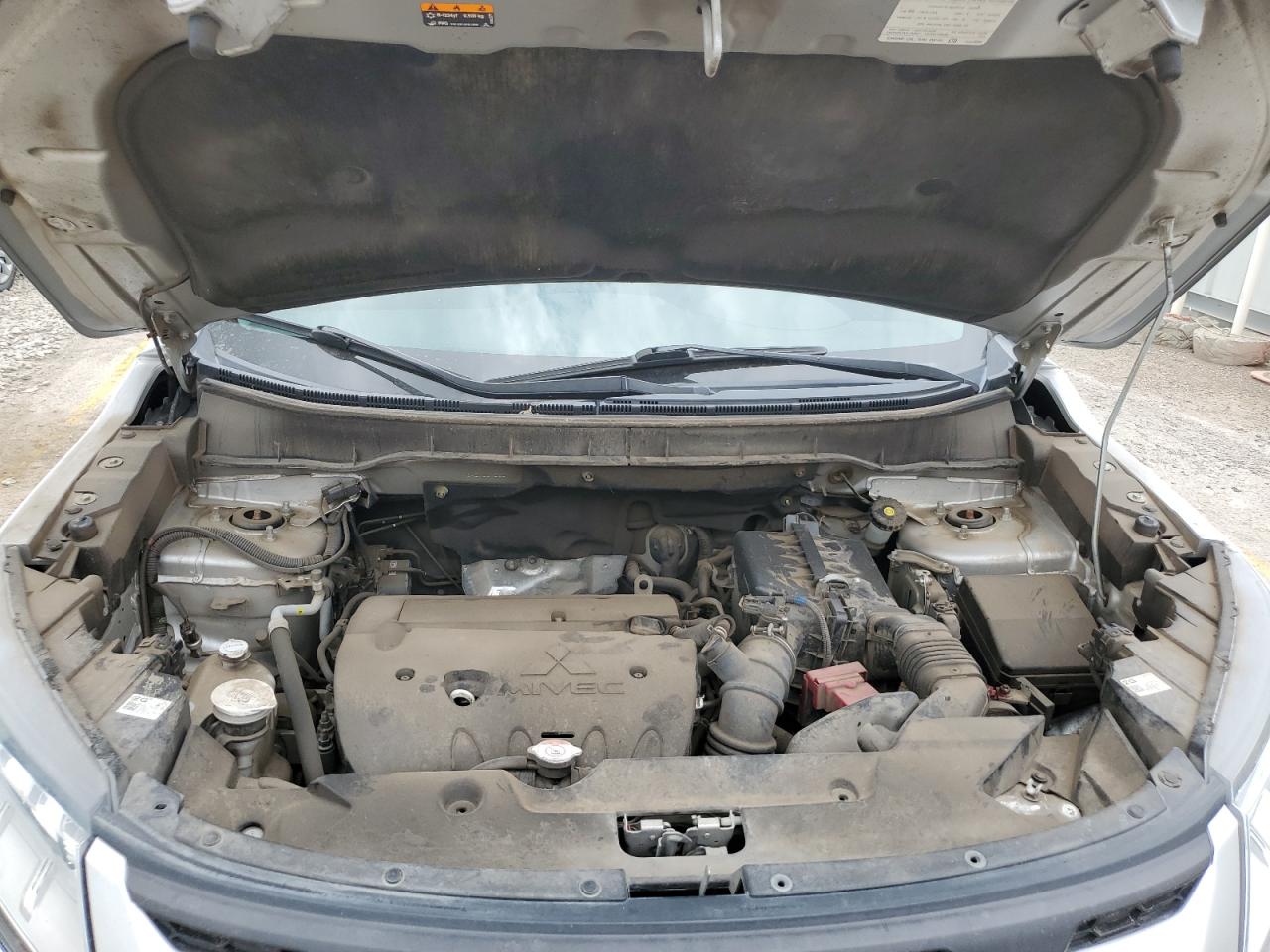 Mitsubishi Outlander Es Image 8