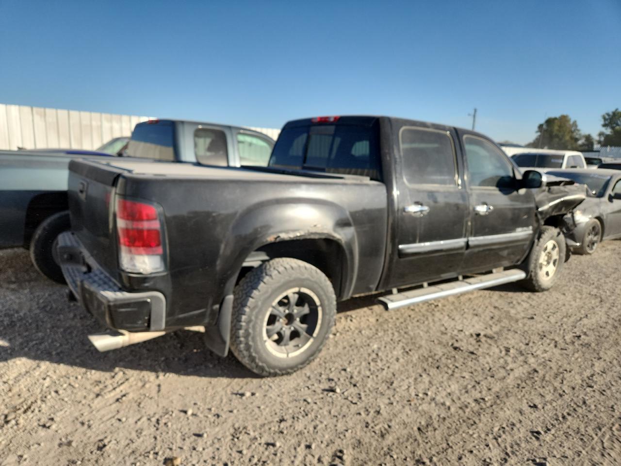 GMC Sierra Denali Image 7