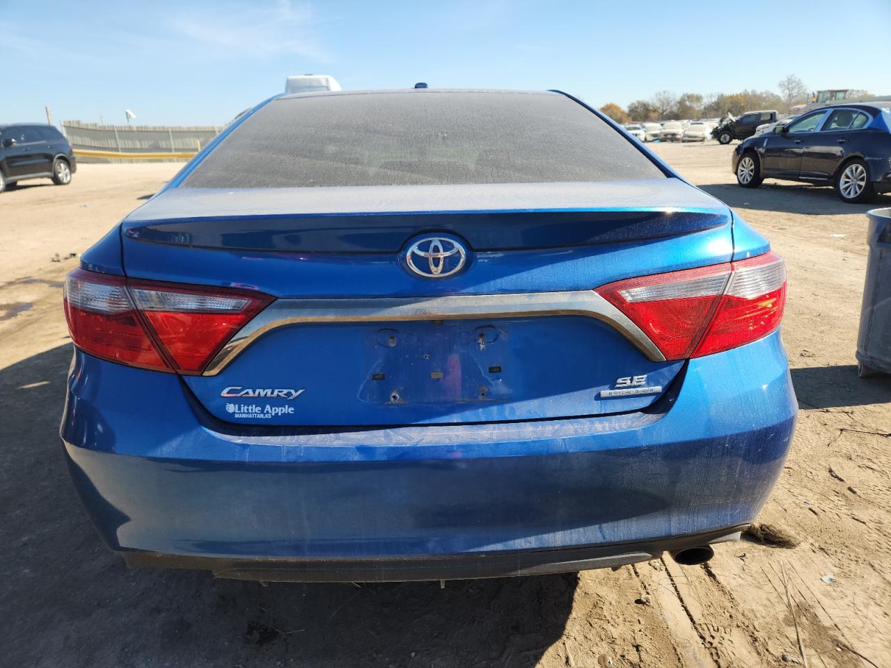 Toyota Camry Le Image 6